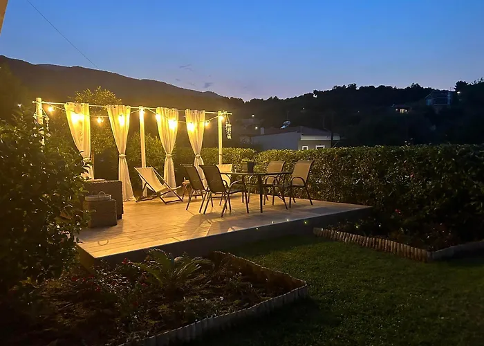 La Casa Tzortzina Case de vacanță *