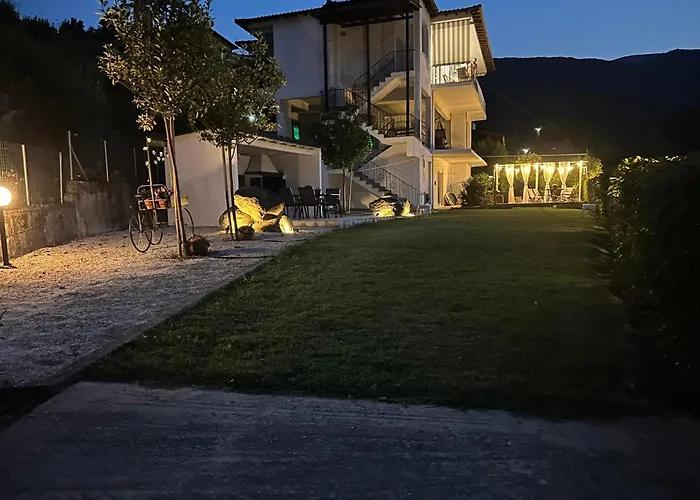 La Casa Tzortzina Case de vacanță Kókkinon Nerón